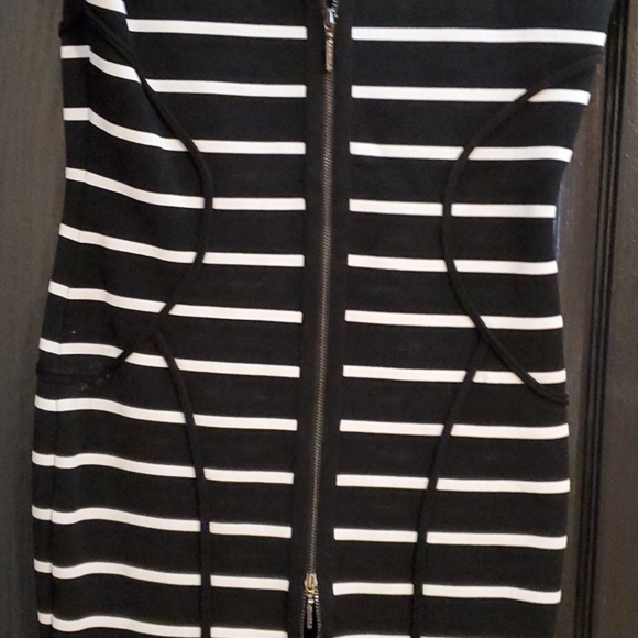 Guess Stripped Blk/White Bandage Zipper Dress - Picture 4 of 6